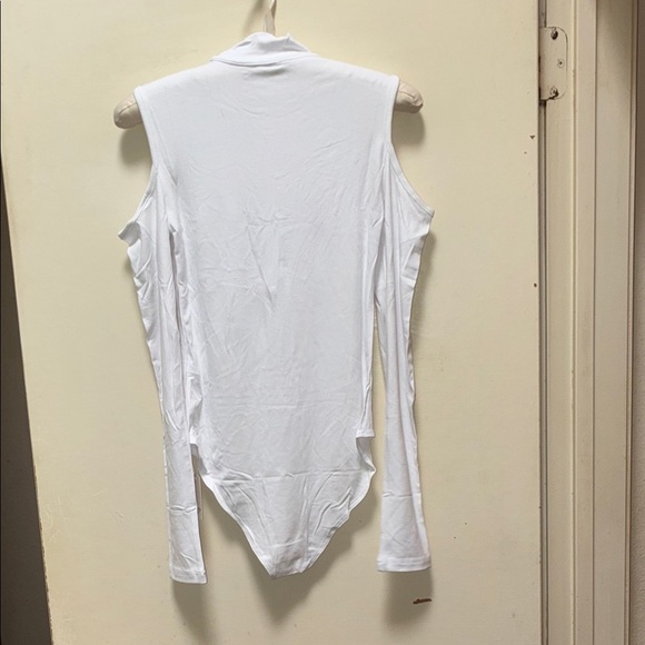 NWT White Cold Shoulder Bodysuit with Mock Turtleneck and Front Zipper XS - Picture 3 of 7